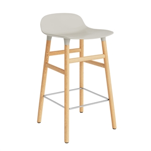 Normann Copenhagen - Form Barstool 65 cm - Lys grå/Eg